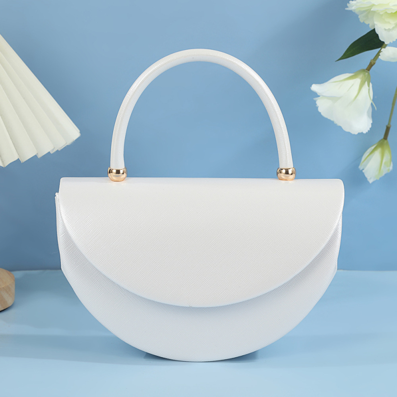 Ívelt alakú kézitáska, poliészter, fedett nyitás, belső telefonzseb, 2025 nyár