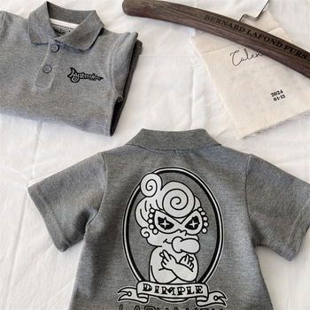 Gyerekeknek készül polo felső | japán stílus | mintázat rajzfilmekkel és betűkkel | kötött anyag | 3–8 éveseknek