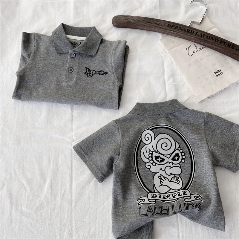 Gyerekeknek készül polo felső | japán stílus | mintázat rajzfilmekkel és betűkkel | kötött anyag | 3–8 éveseknek