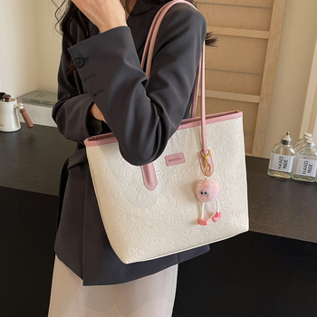 Γυναικεία τσάντα tote — Αστικός μινιμαλισμός, PU δέρμα, οριζόντια τετράγωνη μορφή, φερμουάρ για το άνοιγμα, εσωτερικές θήκες: κρυφή θήκη με φερμουάρ, θήκη για κινητό, θήκη για ID