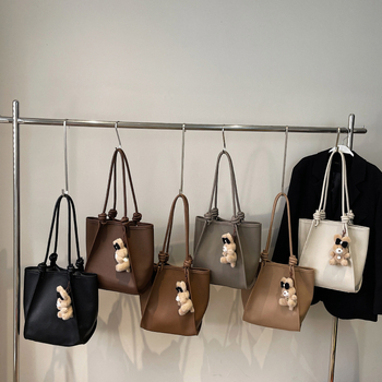 PU ženska bucket torba, vertikalni kvadratni oblik, magnetska kopča, unutarnja pretinica za telefon, jesen 2025 izdanje