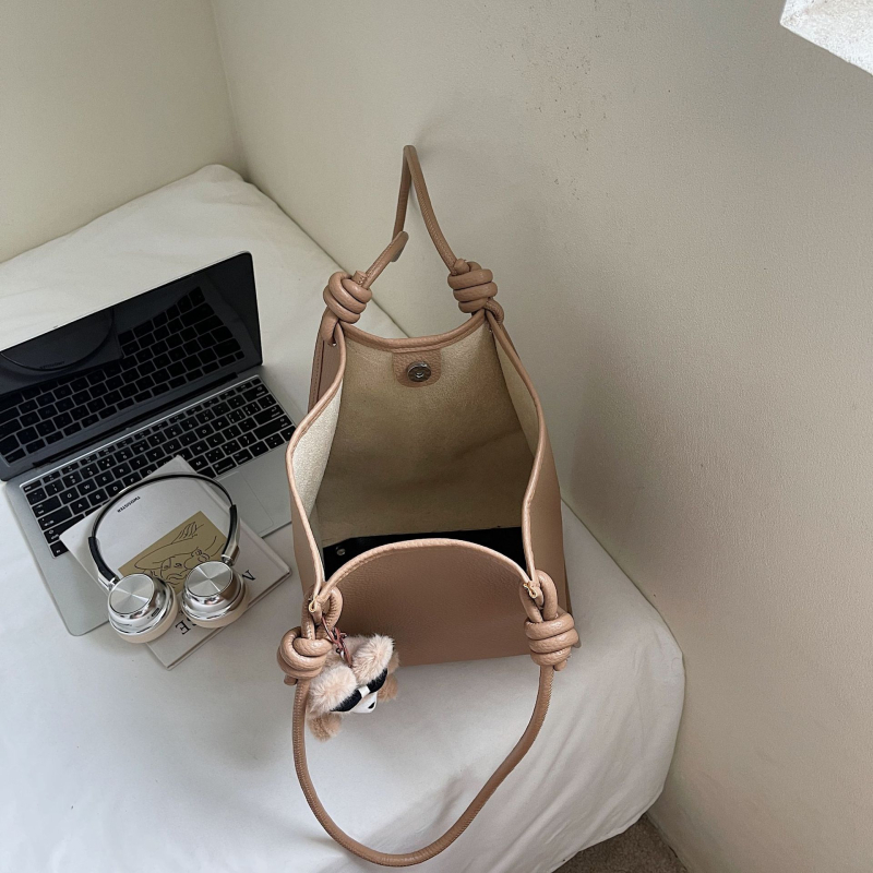 PU ženska bucket torba, vertikalni kvadratni oblik, magnetska kopča, unutarnja pretinica za telefon, jesen 2025 izdanje