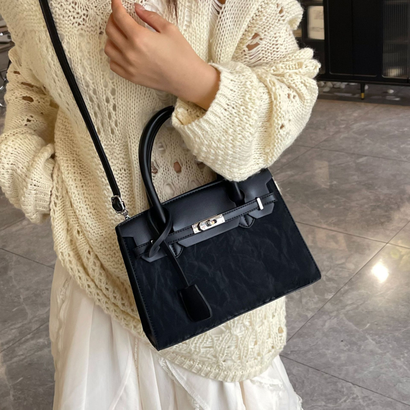 Γυναικεία PU σατσελ τσάντα, αστικός μινιμαλιστικός σχεδιασμός, οριζόντιο τετράγωνο σχήμα, φερμουάρ, κυκλοφορεί φθινόπωρο 2025