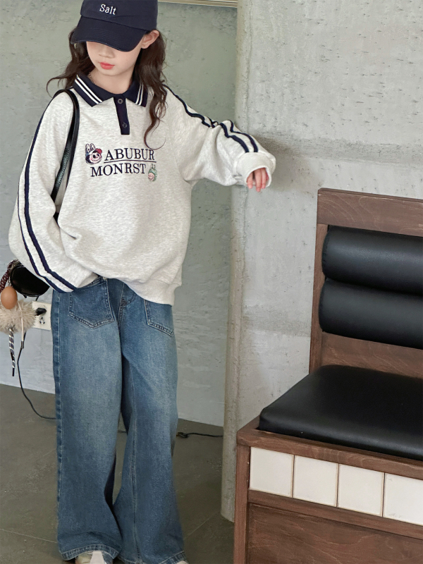 Lányoknak készült hímzett hosszú ujjú poloing, kötött anyag, rajzfilmszerű mintával, koreai stílus