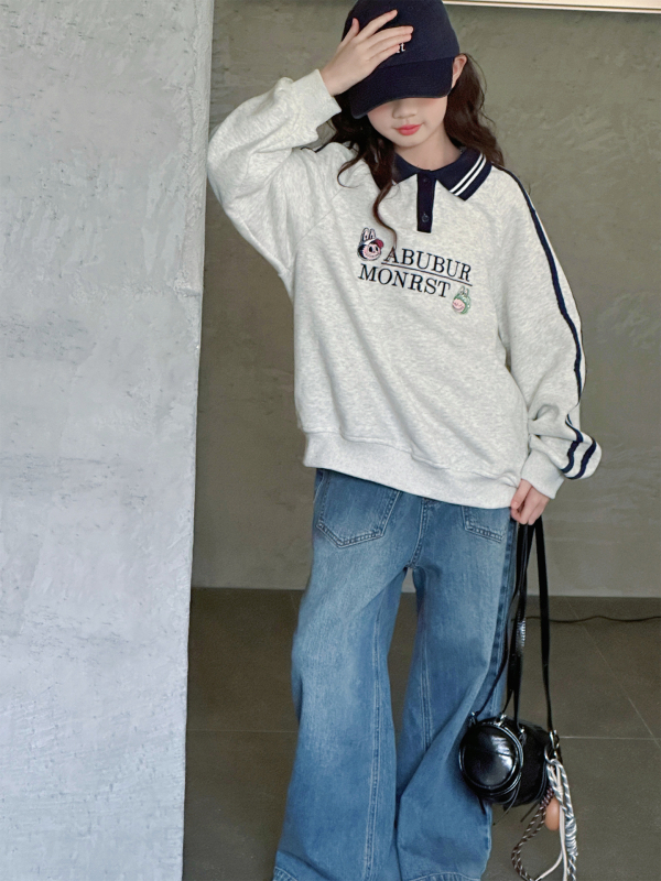 Lányoknak készült hímzett hosszú ujjú poloing, kötött anyag, rajzfilmszerű mintával, koreai stílus