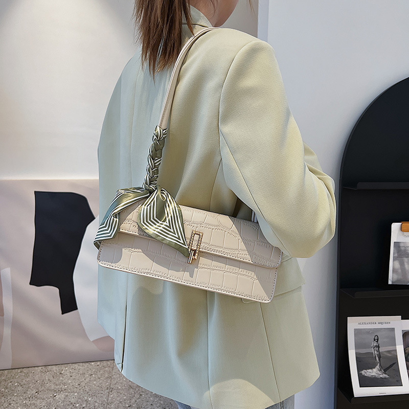 Niche Design PU torba preko ramena – horizontalni kvadratni oblik, zatvoren otvor, laminirani unutarnji džep sa zipom, poliester podstava, svakodnevna uporaba