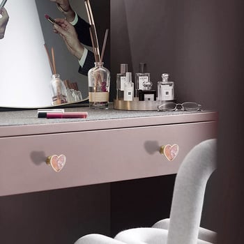 Ručka za ladicu, cinkova legura, sfernog oblika, postavljanje na površinu, moderni minimalistički stil, model 1115