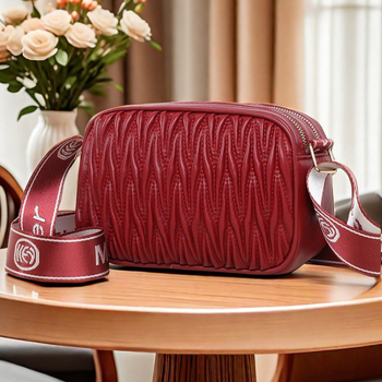 PU materijala torbica preko ramena, gradski stil, kvadratni oblik, zatvaranje na zip, unutarnji džepovi (zip, džep za telefon, ID džep)