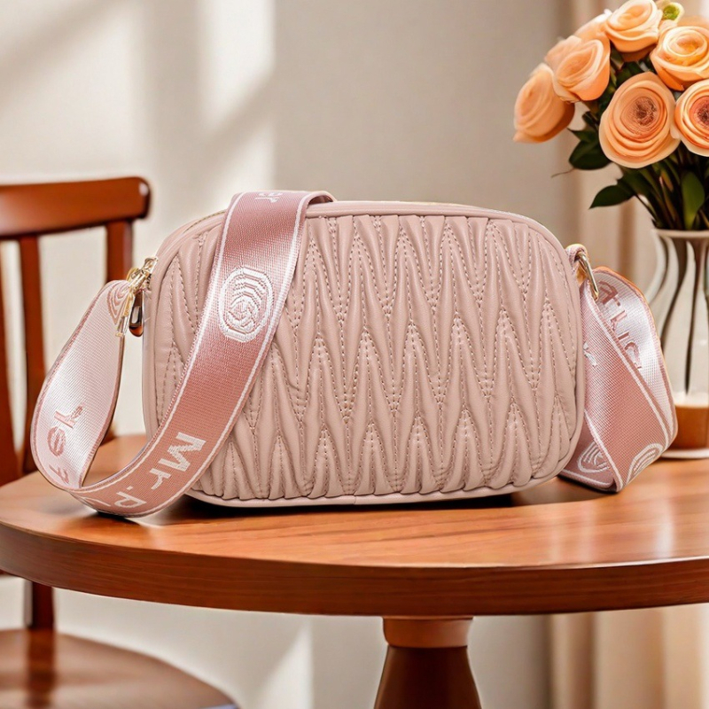 PU materijala torbica preko ramena, gradski stil, kvadratni oblik, zatvaranje na zip, unutarnji džepovi (zip, džep za telefon, ID džep)