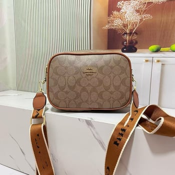 Kamera táska városi egyszerű stílusban, horizontális négyzetes forma, PU anyag, poliészter bélés, cipzáros záródás, belső réteg