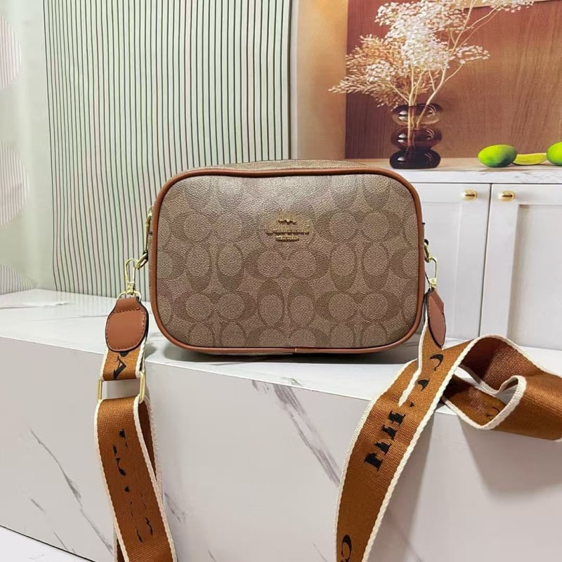 Kamera táska városi egyszerű stílusban, horizontális négyzetes forma, PU anyag, poliészter bélés, cipzáros záródás, belső réteg