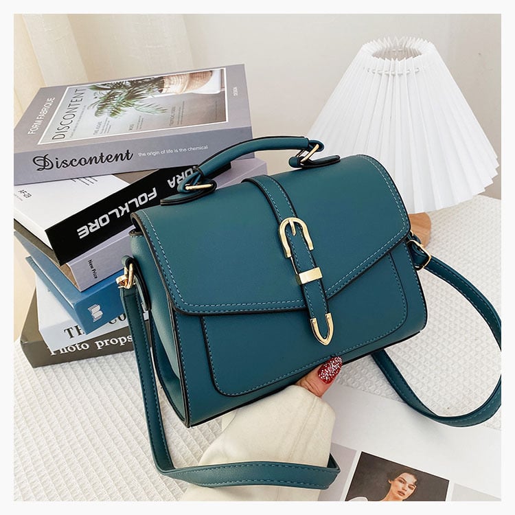 Crossbody torba, mala kvadratna PU koža, vodoravni kvadratni oblik, magnetni zatvarač, unutarnji pretinci: zip pretinac, pretinac za telefon, pretinac za identifikacijsku karticu