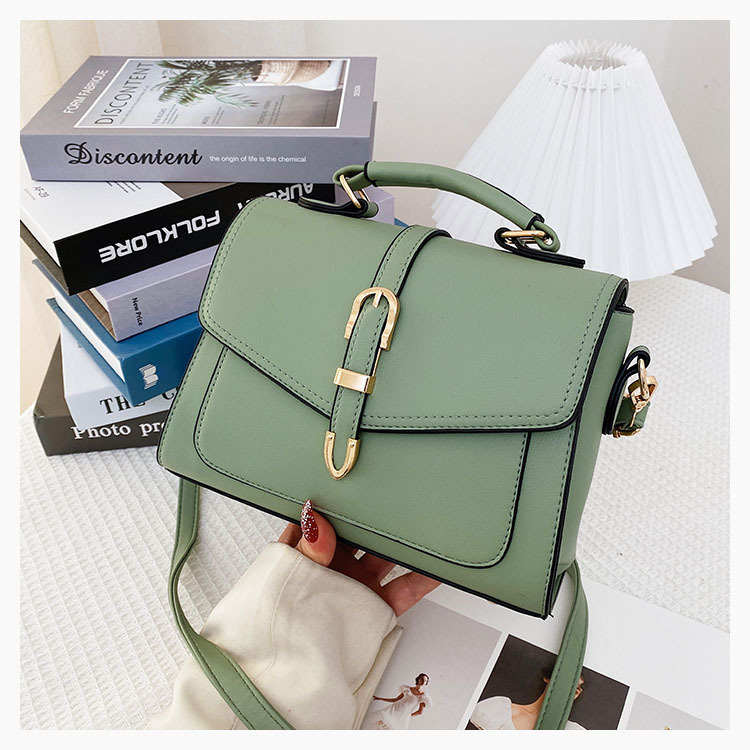 Crossbody torba, mala kvadratna PU koža, vodoravni kvadratni oblik, magnetni zatvarač, unutarnji pretinci: zip pretinac, pretinac za telefon, pretinac za identifikacijsku karticu