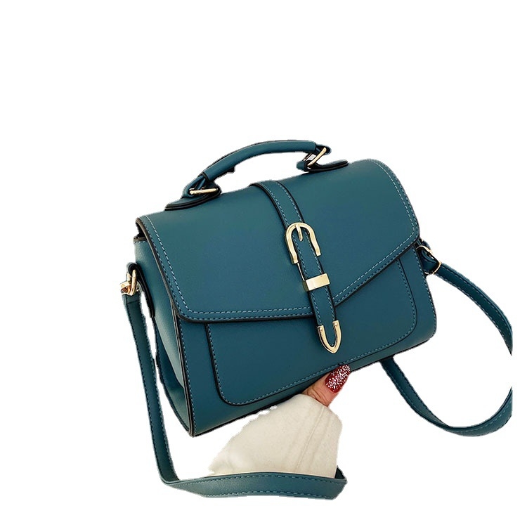 Crossbody torba, mala kvadratna PU koža, vodoravni kvadratni oblik, magnetni zatvarač, unutarnji pretinci: zip pretinac, pretinac za telefon, pretinac za identifikacijsku karticu