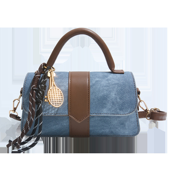 PU crossbody torba, horizontalni kvadratni oblik, otvaranje poklopcem, unutarnja pregrada sa zatvaračem, mekana, dvostruki remeni