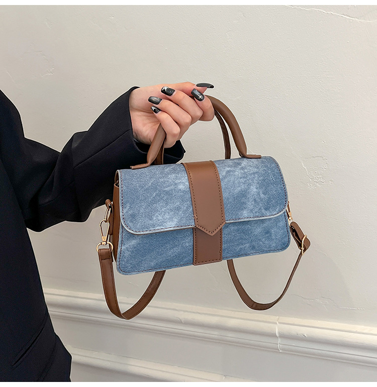 PU crossbody torba, horizontalni kvadratni oblik, otvaranje poklopcem, unutarnja pregrada sa zatvaračem, mekana, dvostruki remeni