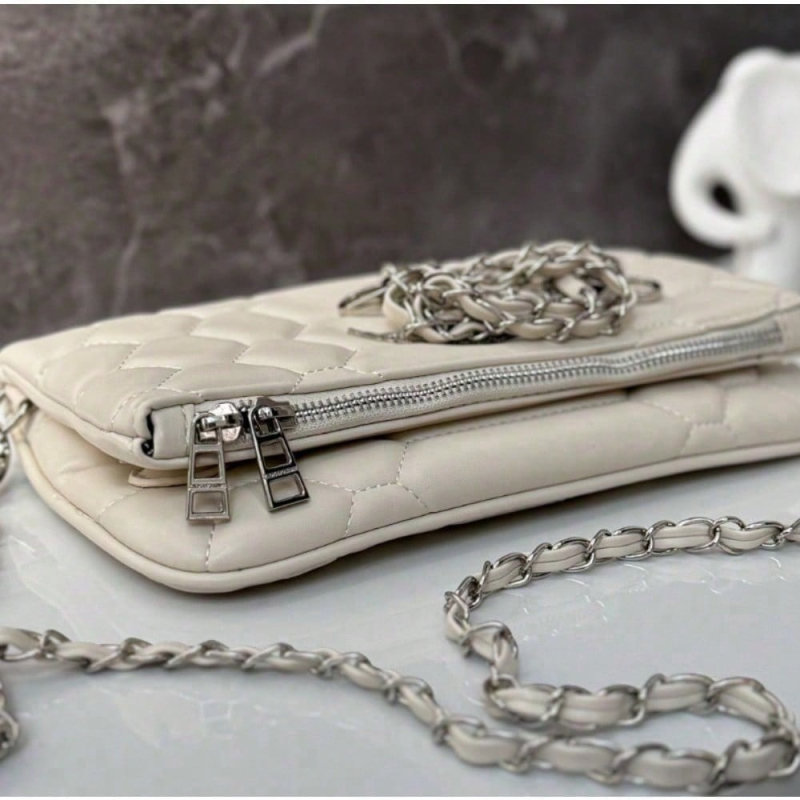 Crossbody torba s izvezenim uzorkom, PU materijal, unisex stil, vodoravni kvadratni oblik, zatvaranje na zatvarač, unutarnji džep za telefon