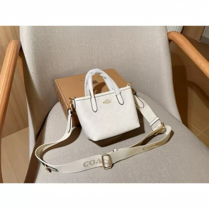 Μίνι Τσάντα Tote για Γυναίκες — γνήσιο δέρμα, στυλ ελεύθερου ταξιδιού, οριζόντιο τετράγωνο σχήμα, μαγνητικό κλείσιμο, εσωτερική θήκη με φερμουάρ, Άνοιξη 2025.