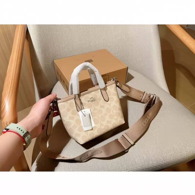 Μίνι Τσάντα Tote για Γυναίκες — γνήσιο δέρμα, στυλ ελεύθερου ταξιδιού, οριζόντιο τετράγωνο σχήμα, μαγνητικό κλείσιμο, εσωτερική θήκη με φερμουάρ, Άνοιξη 2025.