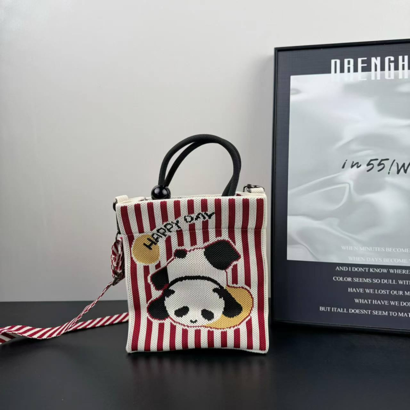 Ženska crossbody torba u kvadratnom bucket stilu s karikaturalnom pletenom džepom za telefon, poliester, magnetsko zatvaranje, unutarnji džepovi sa zatvaračem, džep za telefon i ID