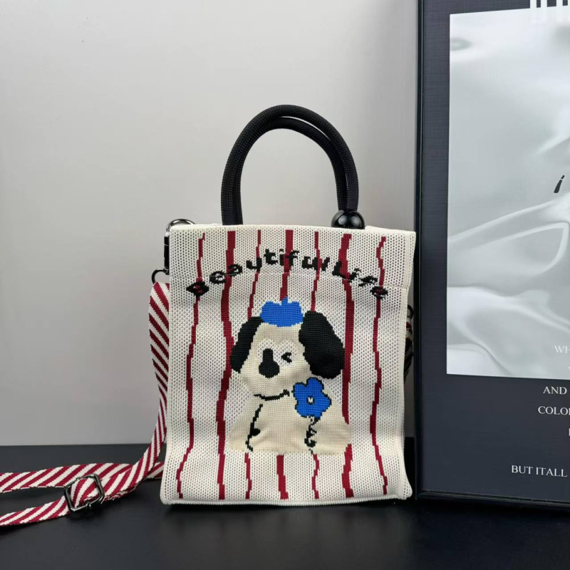 Ženska crossbody torba u kvadratnom bucket stilu s karikaturalnom pletenom džepom za telefon, poliester, magnetsko zatvaranje, unutarnji džepovi sa zatvaračem, džep za telefon i ID