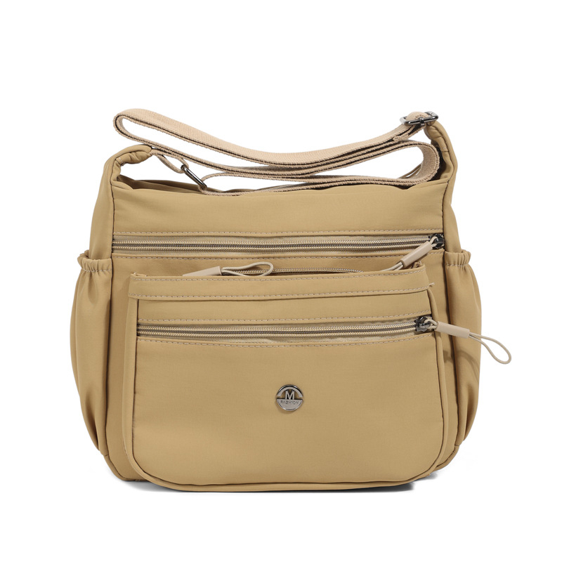 Ženska nylon torbica crossbody, horizontalnog kvadratnog oblika, otvaranje na zip, džep sa zipom, poliester podstava