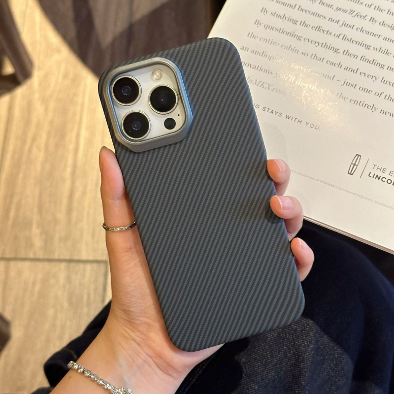 Kevlar-textúrájú PC merev tok iPhone 11–14 sorozathoz, domborított felület, ütésálló, karcálló, ujjlenyomatmentes