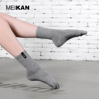 Női jóga zokni, ötujjú, középső the? szárú, csúszásmentes, 70–80% gyapot, jóga, pilates és fitnesz