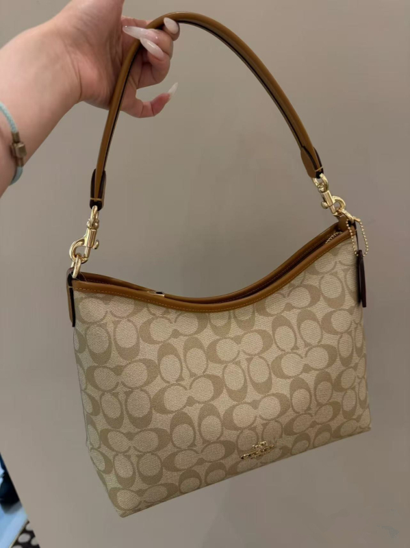 Vállon átívelő crossbody táska – városi egyszerű stílus, PVC anyag, horizontális négyzet alak, záródás cipzárral, belső laminált cipzáras rekesz