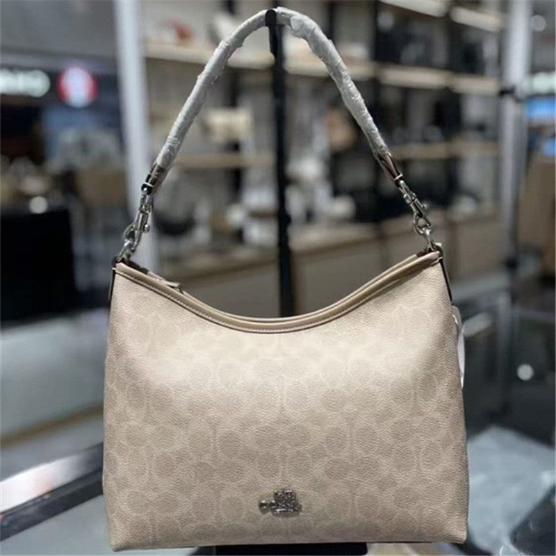 Vállon átívelő crossbody táska – városi egyszerű stílus, PVC anyag, horizontális négyzet alak, záródás cipzárral, belső laminált cipzáras rekesz