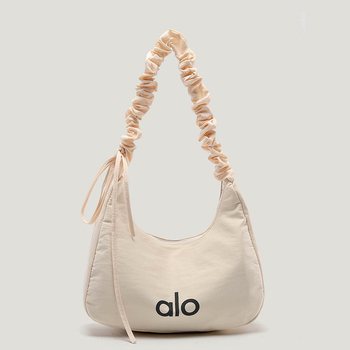 Hónalj alatti vászon oldaltáska, casual travel stílusban, cipzáras zárás, rejtett zseb és telefonzseb