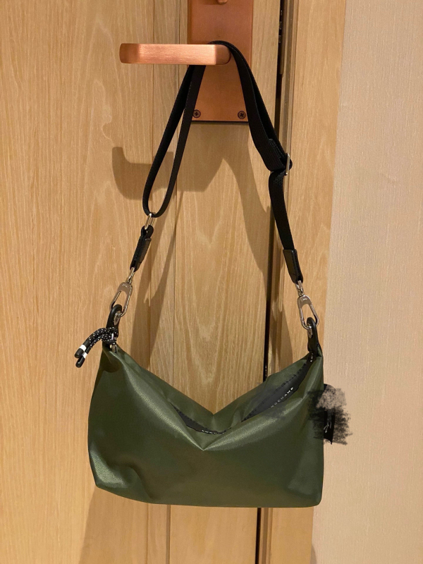 Ženska tote torba u korejskom stilu, najlon, crossbody, horizontalni četvrtasti oblik, magnetsko kopčanje, džep sa zipom