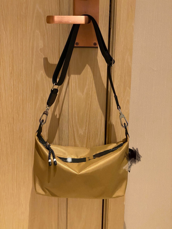 Ženska tote torba u korejskom stilu, najlon, crossbody, horizontalni četvrtasti oblik, magnetsko kopčanje, džep sa zipom