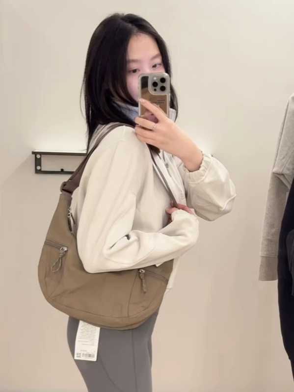 Dumpling-stílusú oldaltáska nylonból, cipzár, 13L kapacitás, poliészter bélés