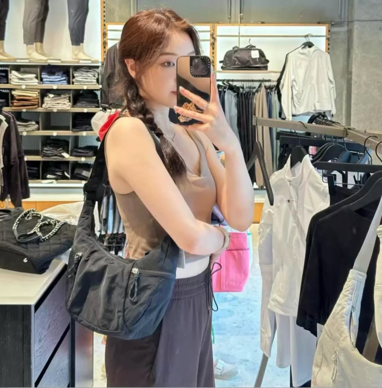 Dumpling-stílusú oldaltáska nylonból, cipzár, 13L kapacitás, poliészter bélés