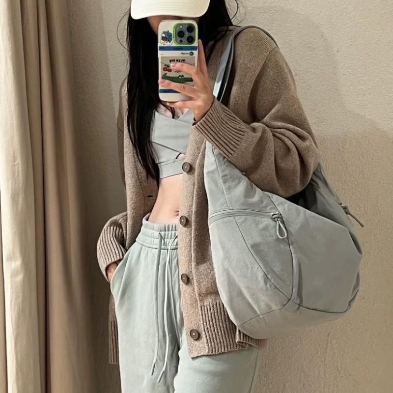 Dumpling-stílusú oldaltáska nylonból, cipzár, 13L kapacitás, poliészter bélés