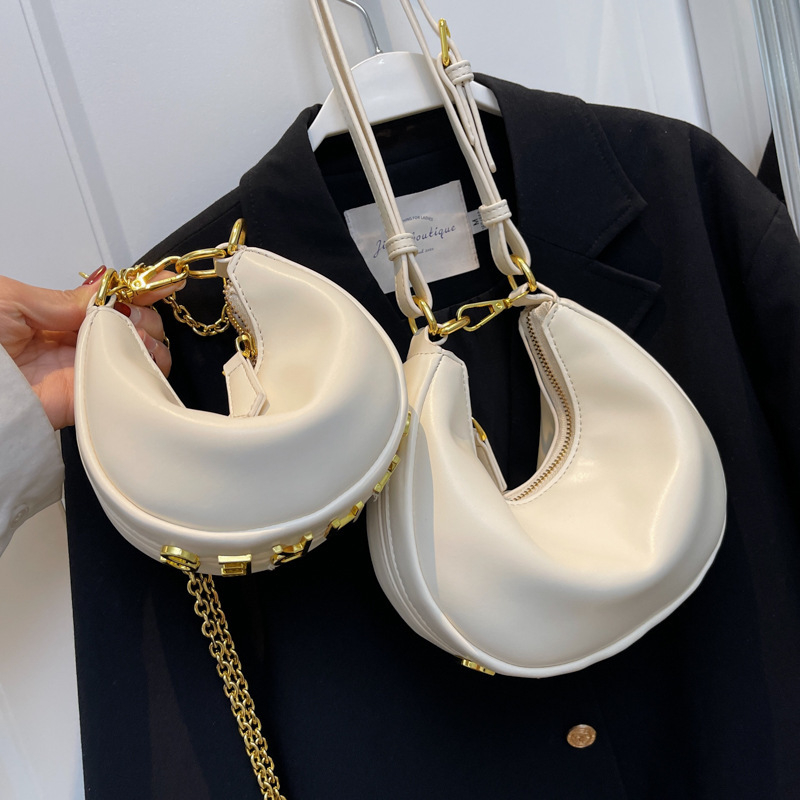 Alkar-táska félhold alakú - PU anyag, cipzár, poliészter bélés, vízszintes négyzetes forma