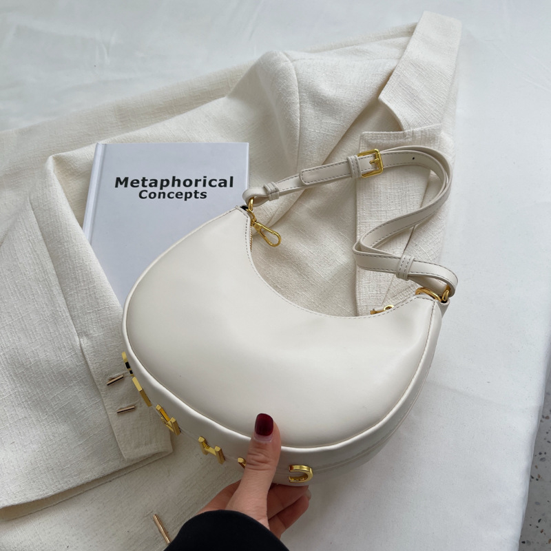 Alkar-táska félhold alakú - PU anyag, cipzár, poliészter bélés, vízszintes négyzetes forma