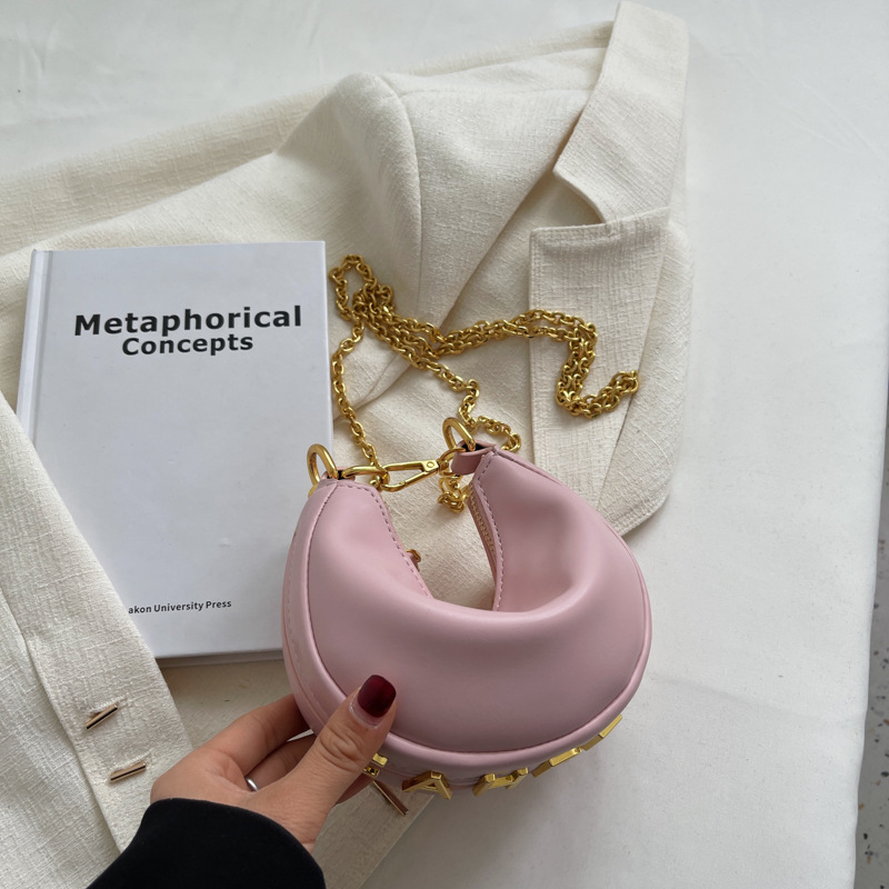 Alkar-táska félhold alakú - PU anyag, cipzár, poliészter bélés, vízszintes négyzetes forma