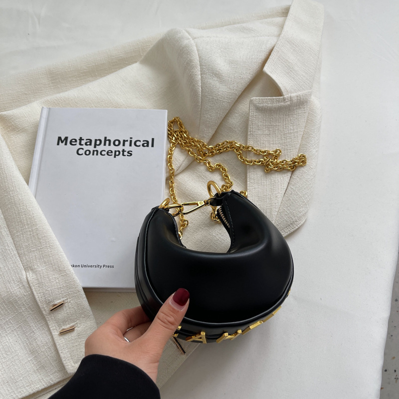 Alkar-táska félhold alakú - PU anyag, cipzár, poliészter bélés, vízszintes négyzetes forma