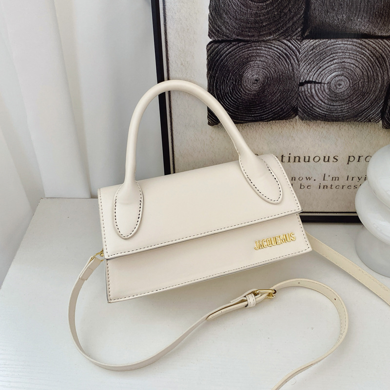 PU materijal crossbody torba, horizontalno kvadratnog oblika, magnetska kopča, poliester podstava, unutarnji džep sa zatvaračem