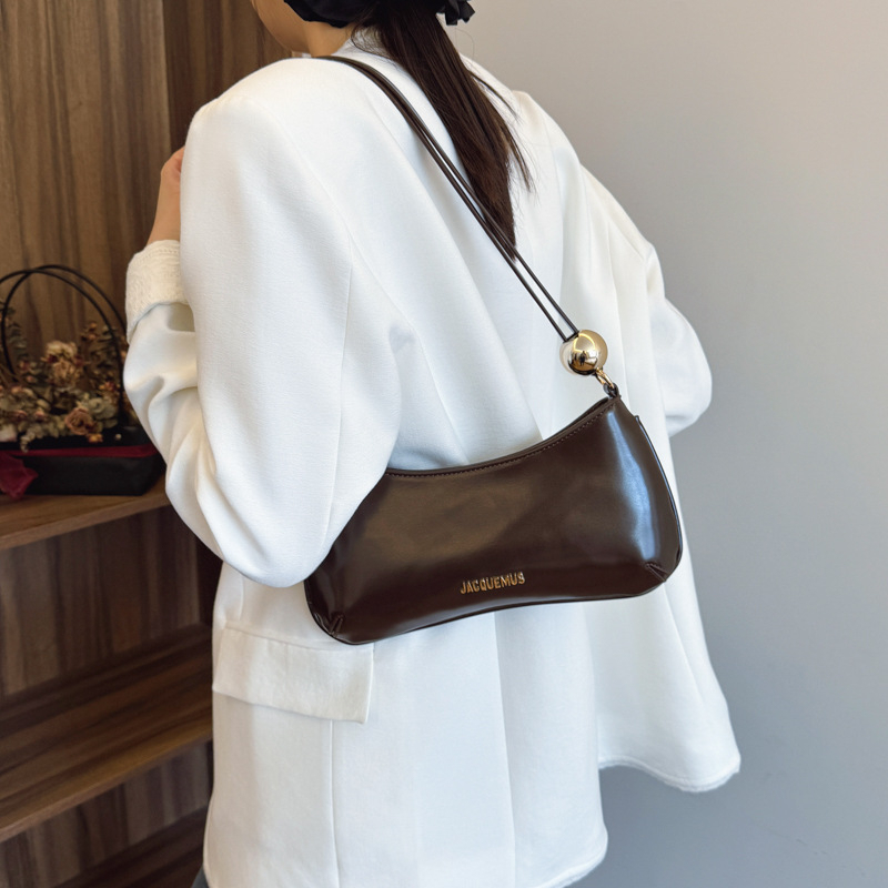 Crossbody torbica s jastučićastim oblikom, gradski stil, PU materijal, zatvaranje zatvaračem, unutarnji džep sa zatvaračem