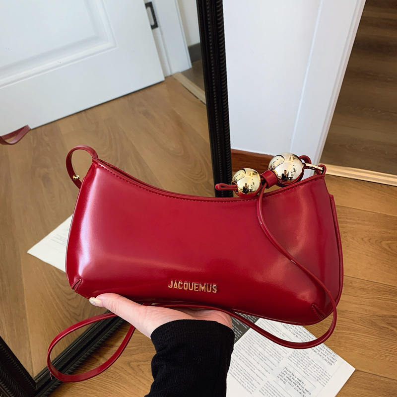 Crossbody torbica s jastučićastim oblikom, gradski stil, PU materijal, zatvaranje zatvaračem, unutarnji džep sa zatvaračem