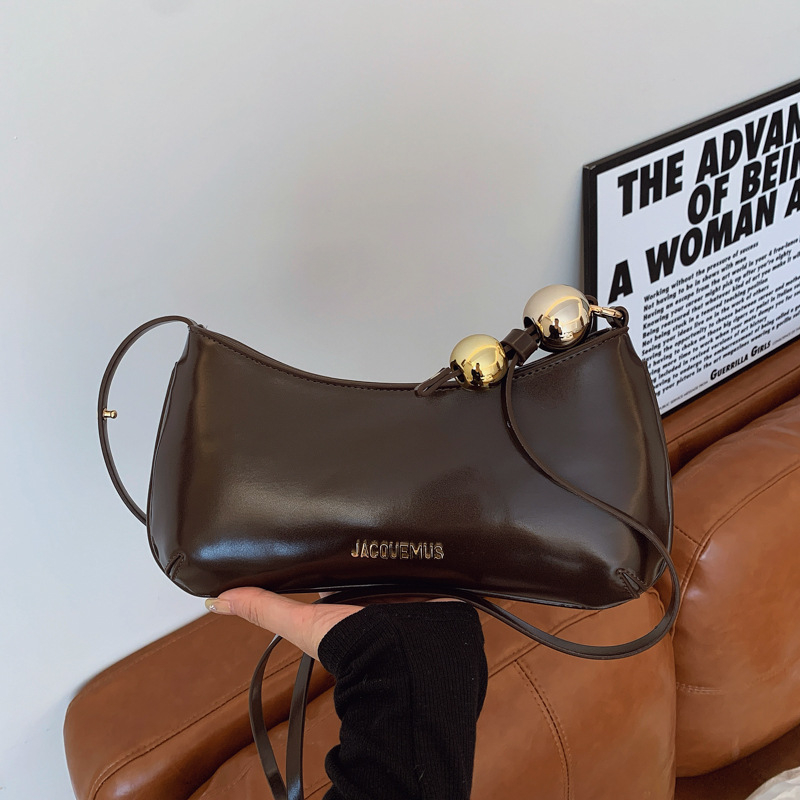 Crossbody torbica s jastučićastim oblikom, gradski stil, PU materijal, zatvaranje zatvaračem, unutarnji džep sa zatvaračem