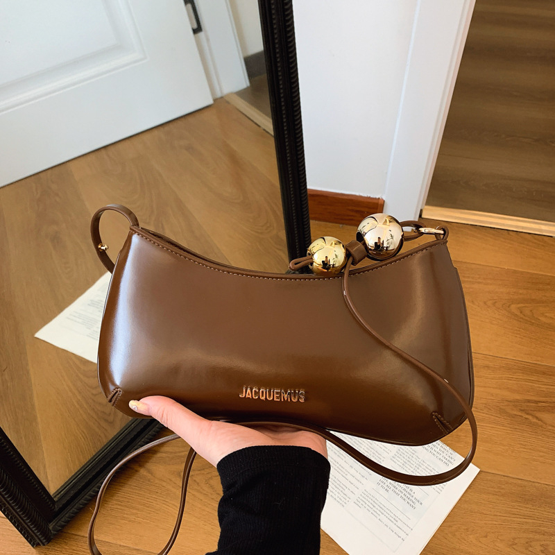 Crossbody torbica s jastučićastim oblikom, gradski stil, PU materijal, zatvaranje zatvaračem, unutarnji džep sa zatvaračem