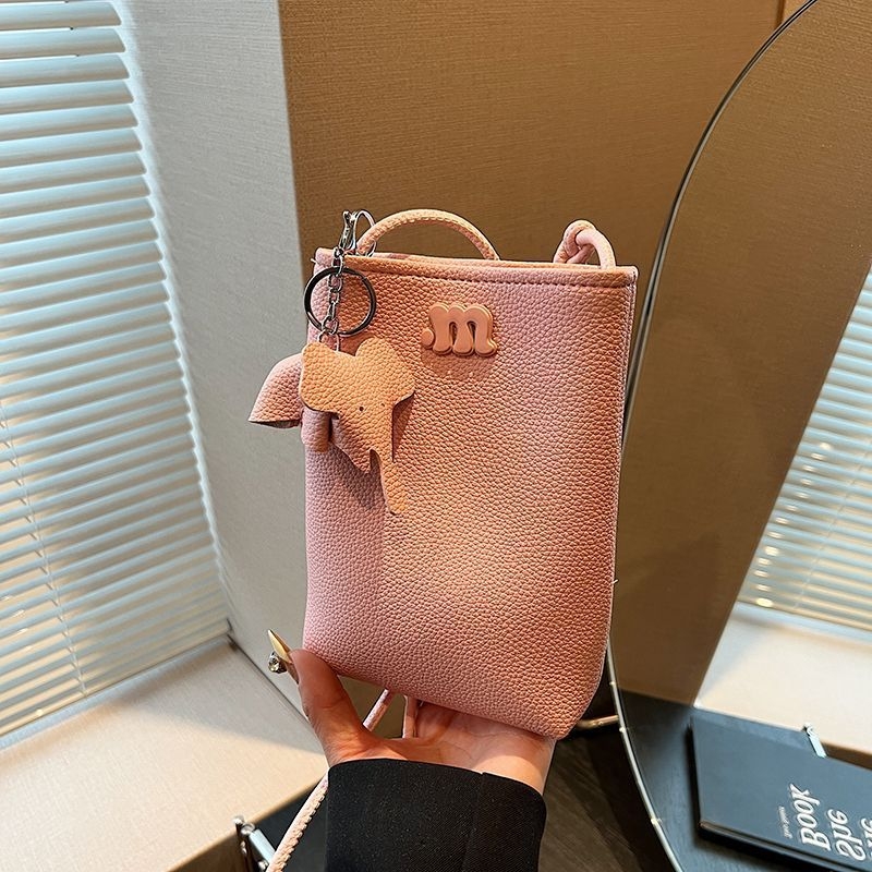 Ženska torbica za telefon s crossbody remenom — PU materijal, uspravni kvadratni oblik, magnetska kopča, unutarnji džepovi za telefon, ID i laminirani džep sa zatvaračem, jedinstveni remen, proljeće 2025