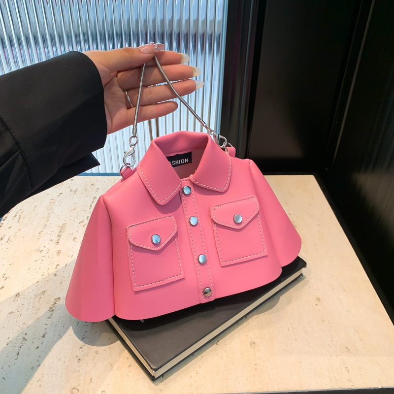 Ženska mini crossbody torbica - gradski stil, vodoravni kvadratni oblik, podstava od sintetičke kože, zatvaranje poklopca, džep za mobitel
