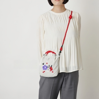 Crossbody torba s izvezenim motivom crtanih likova – najlon, Tote stil, ljeto 2025, za svakodnevnu upotrebu