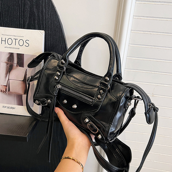 Ženska motociklistička torbica, PU materijal, horizontalni kvadratni oblik, zatvarač, pretinac za mobilni telefon