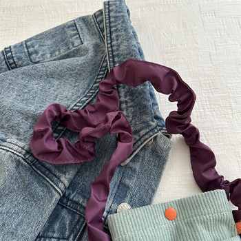 Notelli corduroy street-trend crossbody torba — vertikalno kvadratni oblik, magnetsko zatvaranje, unutarnja džep za telefon